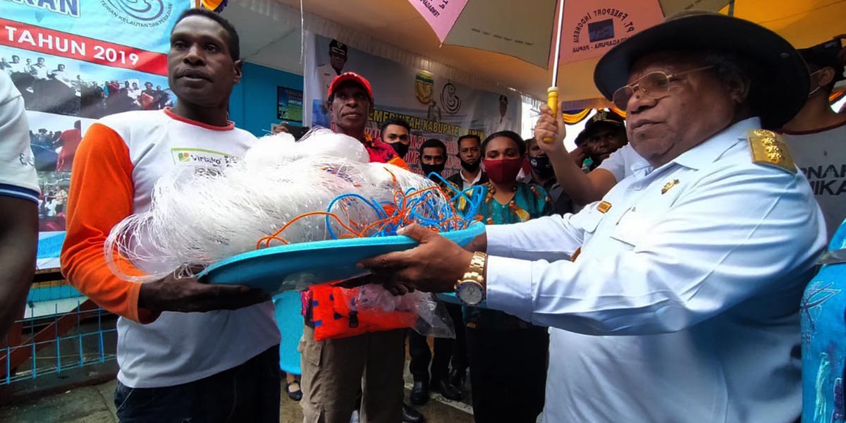 nelayan-mimika-dapat-bantuan-paket-perikanan-tangkap